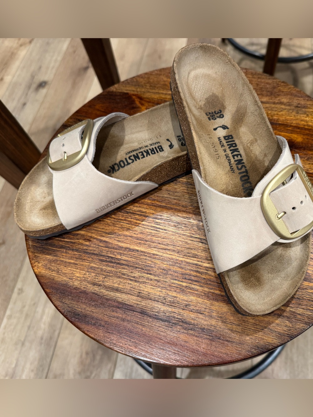 Birkenstock Madrid BIG BUCKLE Women's Sandal in Light Beige w/ Gold - worn ONCE! - Picture 2 of 9